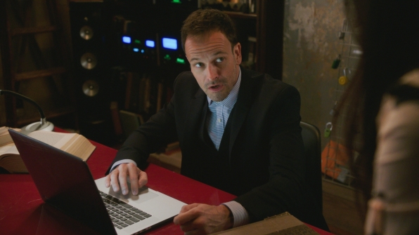 Sherlock sur son ordinateur